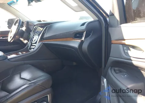 2017 Cadillac Escalade Luxury z USA, uszkodzony, nr VIN 1GYS3BKJ6HR227115